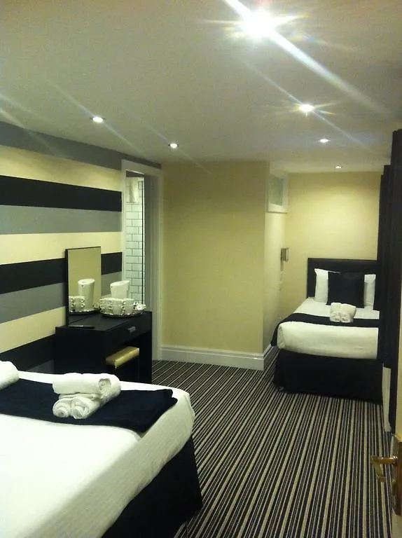 Happy Return Hotel Blackpool 3*,