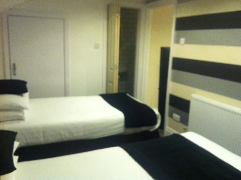 Happy Return Hotel Blackpool 3*,